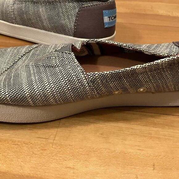 Toms Shoes in Grey - Picture 7 of 8